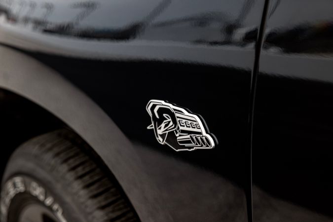 Ram 1500 2026 presenta nuevo logo para los motores HEMI.