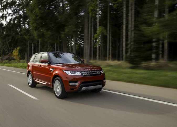 Range Rover Sport 2014-2017 bajo lupa por defectos en nudillos de dirección.