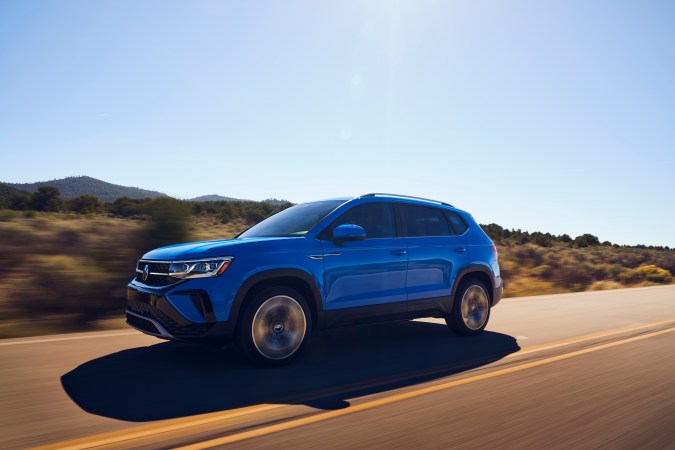 Volkswagen Taos 2024: diseño y tecnología en un SUV compacto.