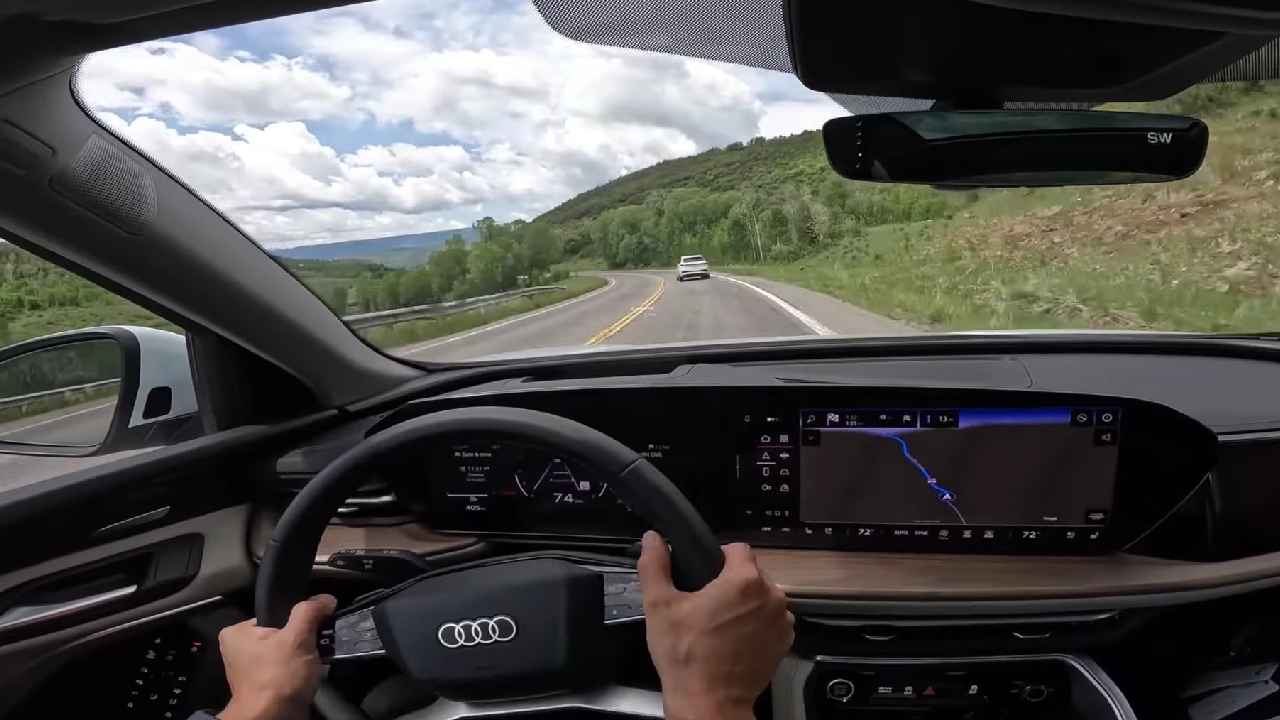 Audi Q5 2025 tiene una conducción estable.
