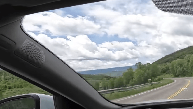 Audi Q5 2025 tiene una conducción estable.