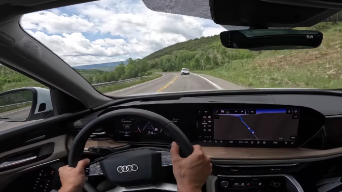 Audi Q5 2025 tiene una conducción estable.