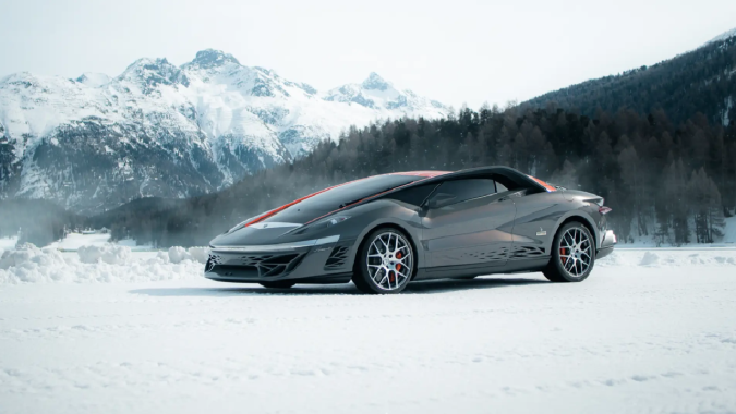 Bertone Nuccio esta inspirado en el Lancia Stratos Zero.