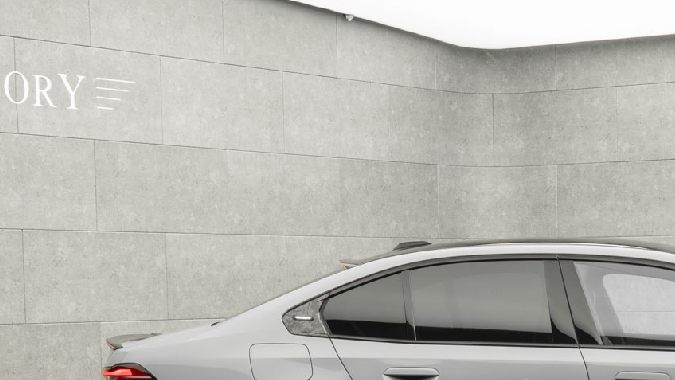 Mansory BMW M5 tiene varios elementos en fibra de carbono.