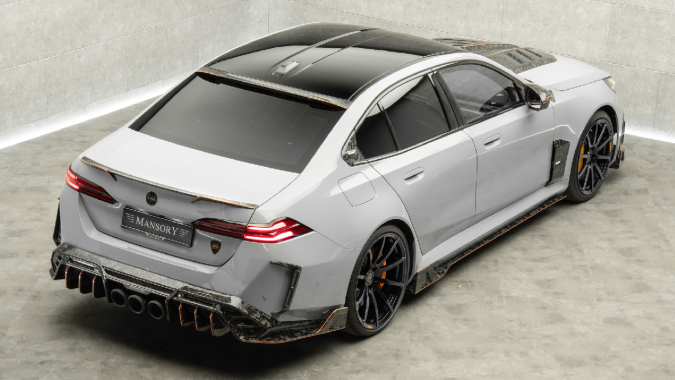 Mansory BMW M5 tiene un diseño único para amantes del arte.