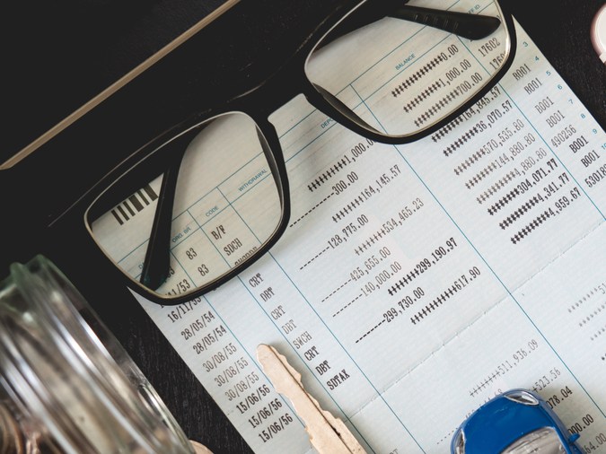 Noticias sobre la crisis de préstamos automotrices en Estados Unidos.