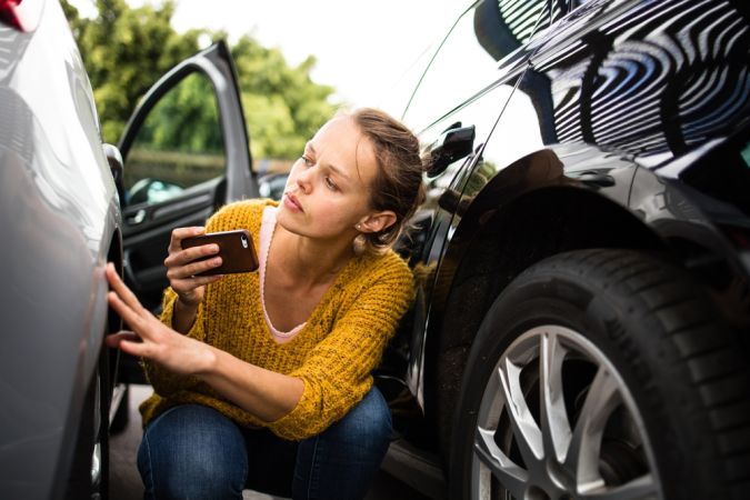 Elige un taller confiable para restaurar tu carro tras un accidente.