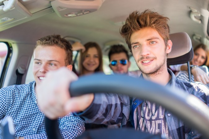 restricciones para conductores adolescentes