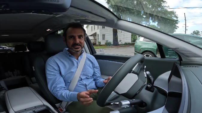 Hyundai IONIQ 9 2026 tiene una conducción estable y potente.