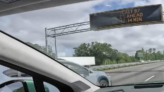 Hyundai IONIQ 9 2026 tiene un gran número de sistemas de seguridad y conducción.