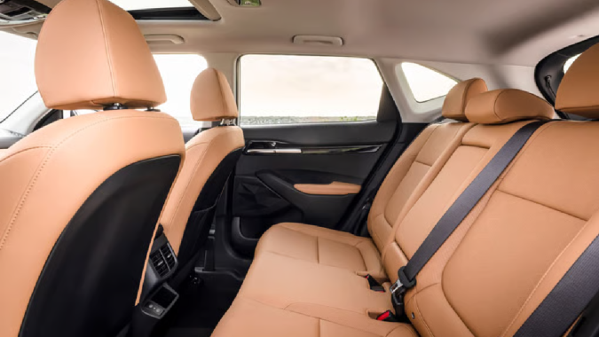 Kia Seltos 2026 tiene una segunda fila de asientos con más espacio.