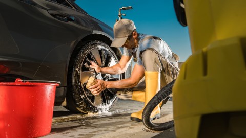 Aprende cómo ganar $10,000 al mes con un negocio de lavado de autos en EE. UU.