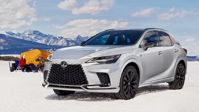 Lexus RX 450h+ Luxury tiene un gran espacio interior.