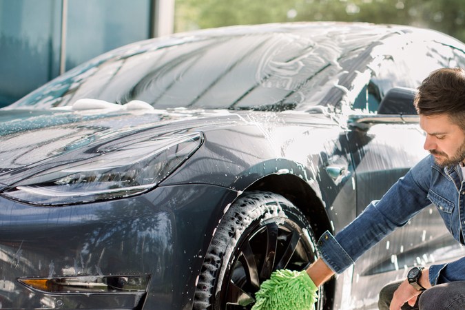 Truco simple para abrillantador de neumáticos efectivo y económico.