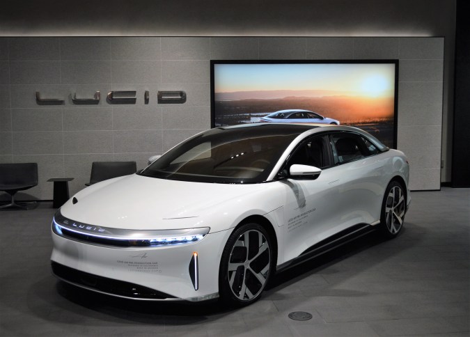 Lucid tiene actualmente dos vehículos a la venta, el Air y el Gravity con varias versiones cada uno.