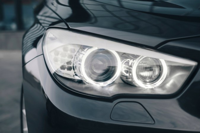Trucos de autos que no conocías: desde volantes calefactados hasta cajuelas automáticas.