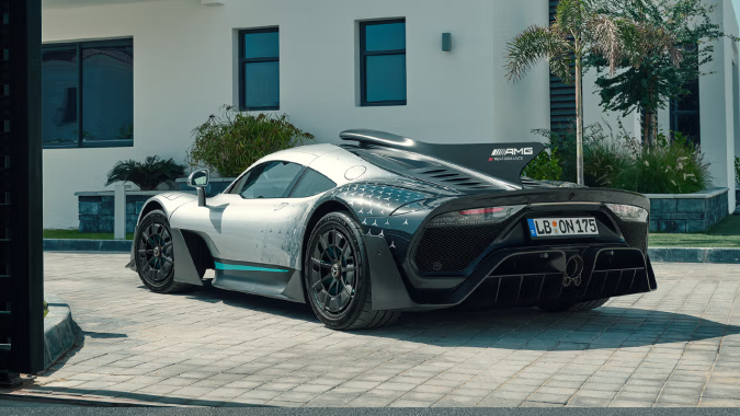 Mercedes-Benz AMG One tiene un poderoso paquete aerodinámico.