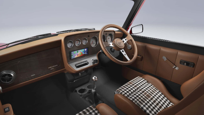 WP Callum Mini restomod tiene un interior moderno y retro.