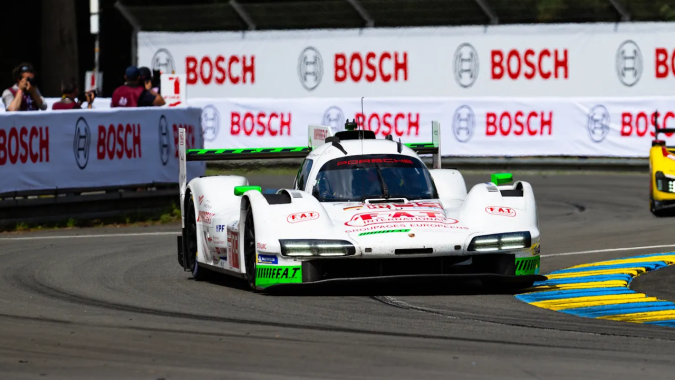 Proton Competition quiere conseguir un buen lugar al finalizar la carrera.