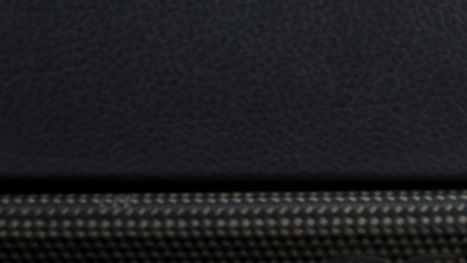 El ruido de las puertas de autos pueden solucionarse apretando las tuercas o pernos.