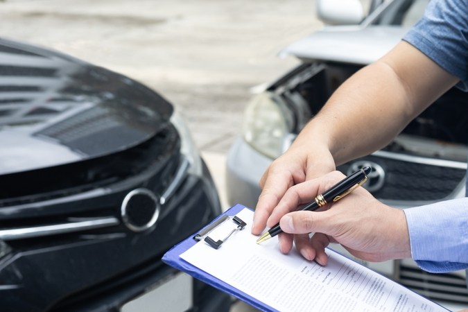 Cómo evaluar daños de tu vehículo para una reparación económica.