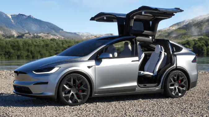 Tesla Model X tiene más espacio en su interior.
