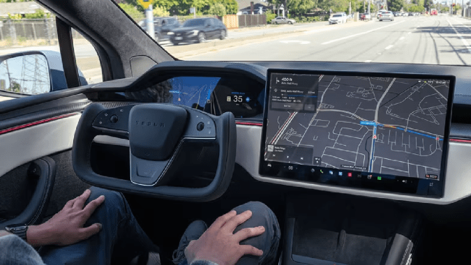 Tesla Model X tiene la opción de colores infinitos para su iluminación interior.