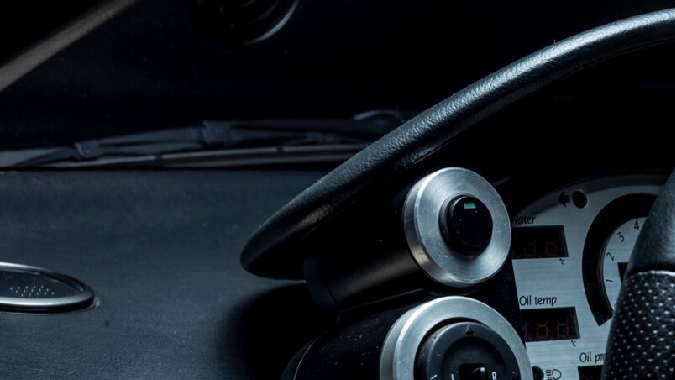 Tommykaira ZZII tenía un interior moderno para la época.