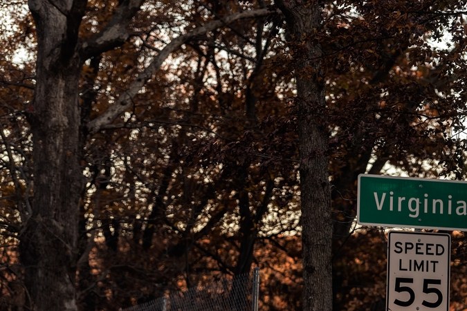 Virginia lidera con limitadores de velocidad para mayor seguridad vial.