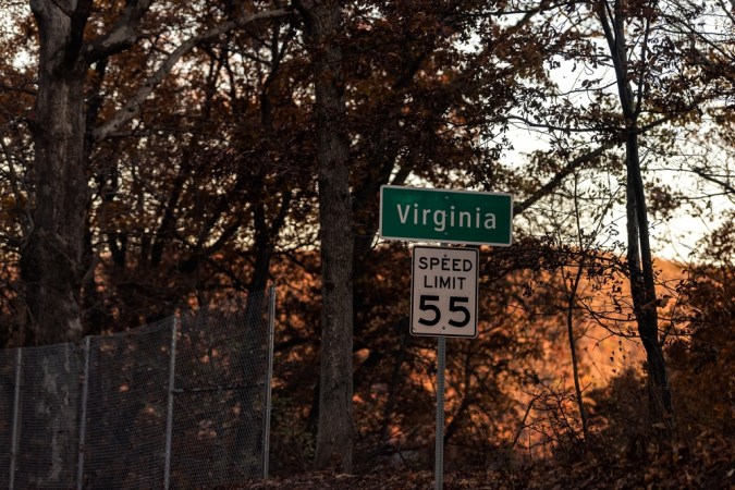 Virginia lidera con limitadores de velocidad para mayor seguridad vial.