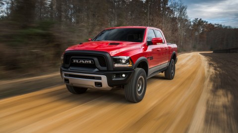 Problemas en el sistema BTSI afectan camionetas Ram 2013-2018.