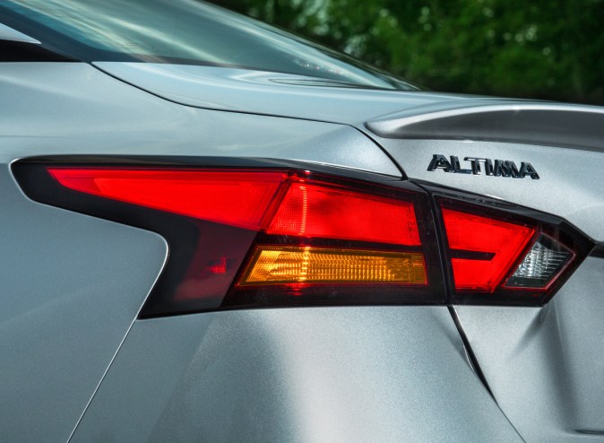 Recall de Nissan Rogue y Altima por problemas en cojinetes.