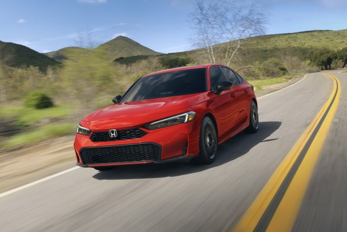 Conoce los carros más vendidos de 2025