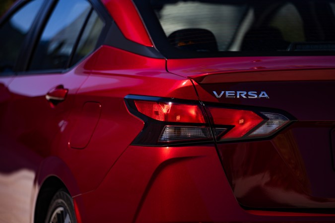 Nissan Versa 2025: El auto más barato de EE.UU. lidera las ventas.