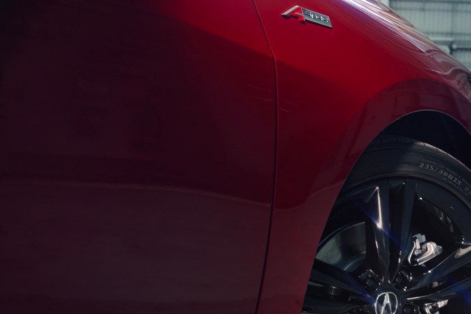 Acura Integra 2026 tiene un nuevo sistema de frenos y suspensión.