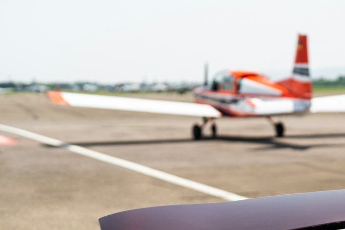 Bugatti W16 Mistral lo aceleran a más de 186 mph para probar sus sistemas de freno antes de su entrega.