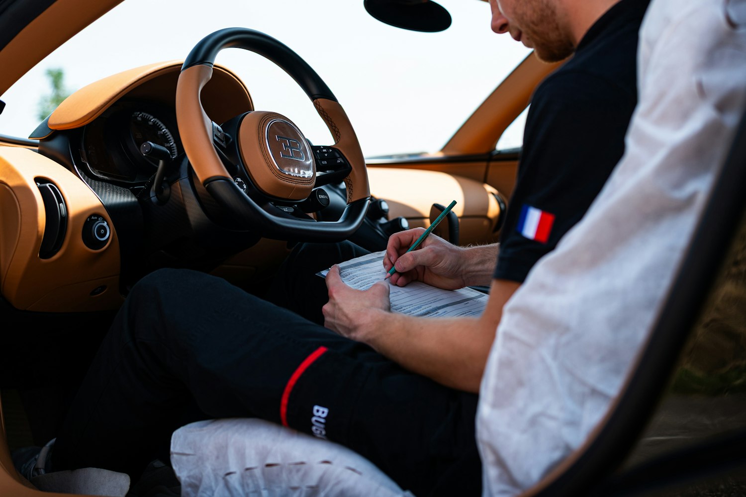 Bugatti W16 Mistral se prueba bajo estrictos estándares de rendimiento.