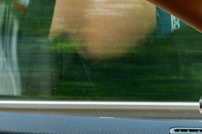 Bugatti W16 Mistral lo prueba un equipo de profesionales antes de su entrega a clientes.