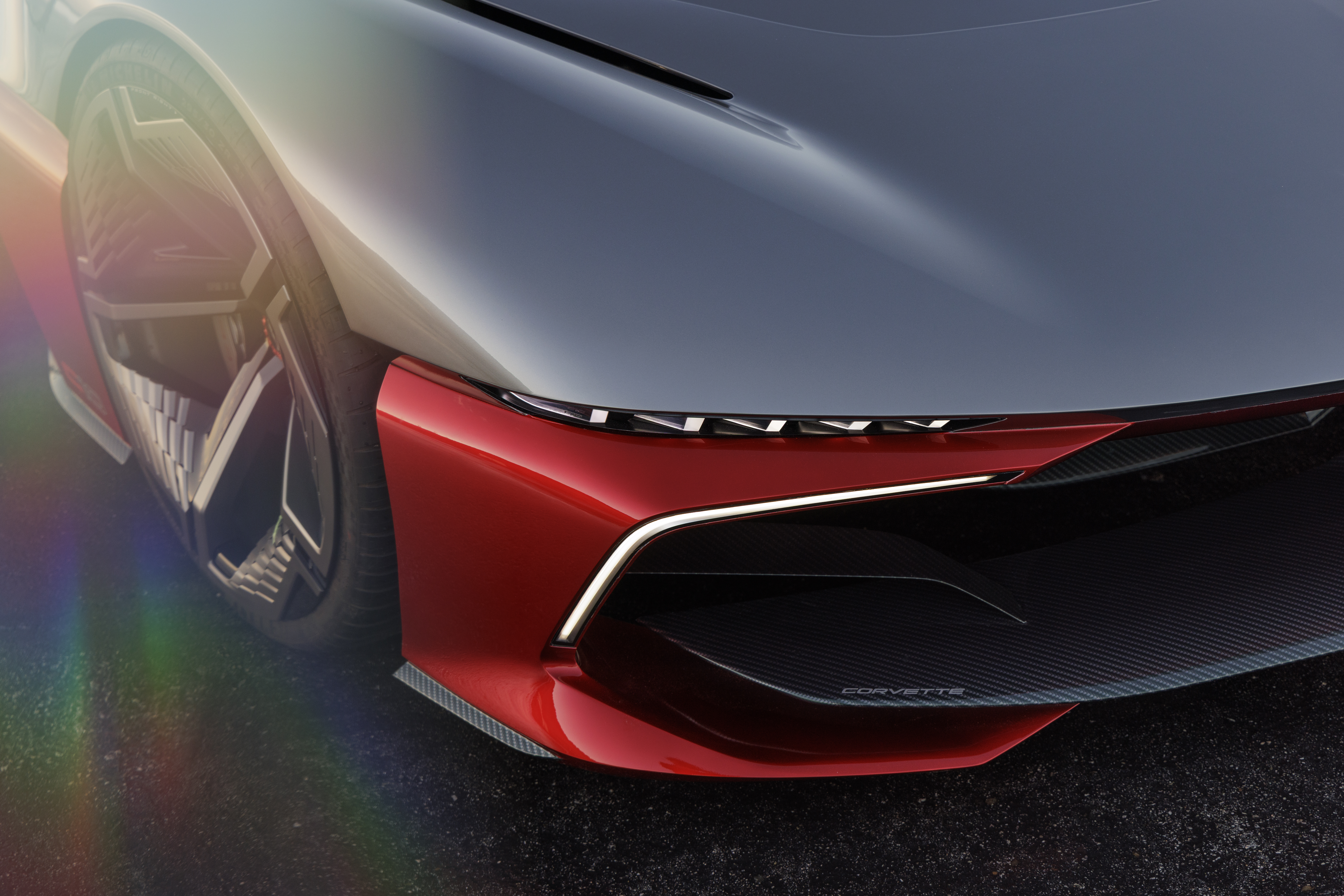 Corvette California Concept tiene un sistema de iluminación estilo tiburón.