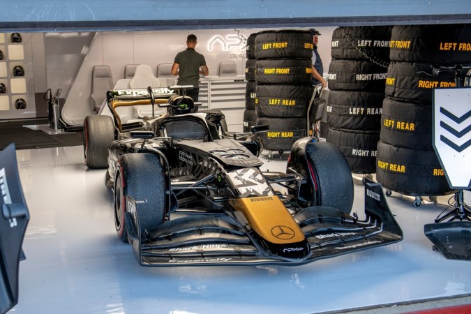 Neumáticos y frenos del APXGP: retos en el set de la película F1.