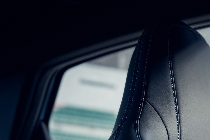 Hyundai Elantra N TCR Edition tiene un interior tapizado en Alcantara.