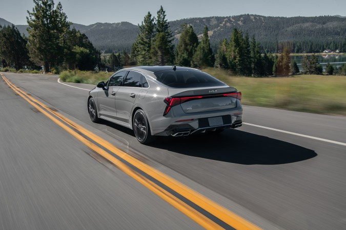 Precios del Kia K5 2026: Asequibilidad y tecnología en un solo paquete.