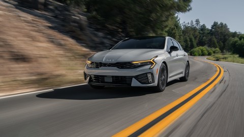 Kia K5 2026: Diseño moderno y seguridad avanzada desde $27,390.