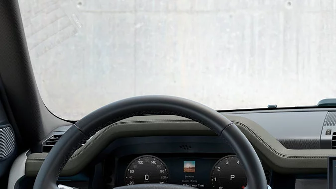 V8 vs. híbridos: Land Rover y Lexus redefinen el rendimiento.