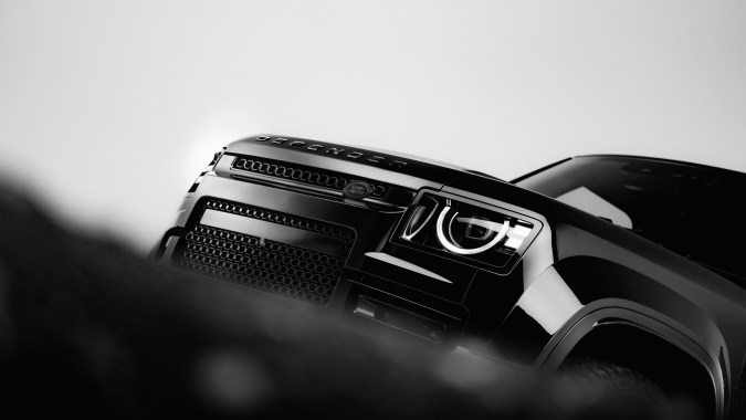 Land Rover Defender OCTA Black es una mezcla de rudeza y lujo.