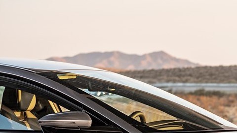 Los autos Lucid ahora pueden cargar en cargadores de Tesla