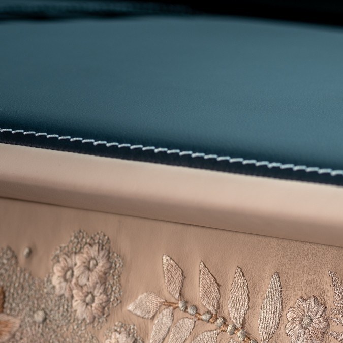 Explora el arte del Phantom Dentelle, un ícono de la personalización.