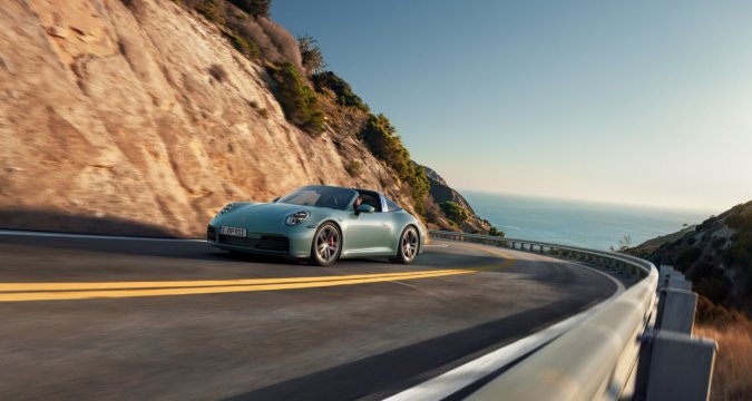 Porsche 911 Targa 4S 2026 llega con tracción total.