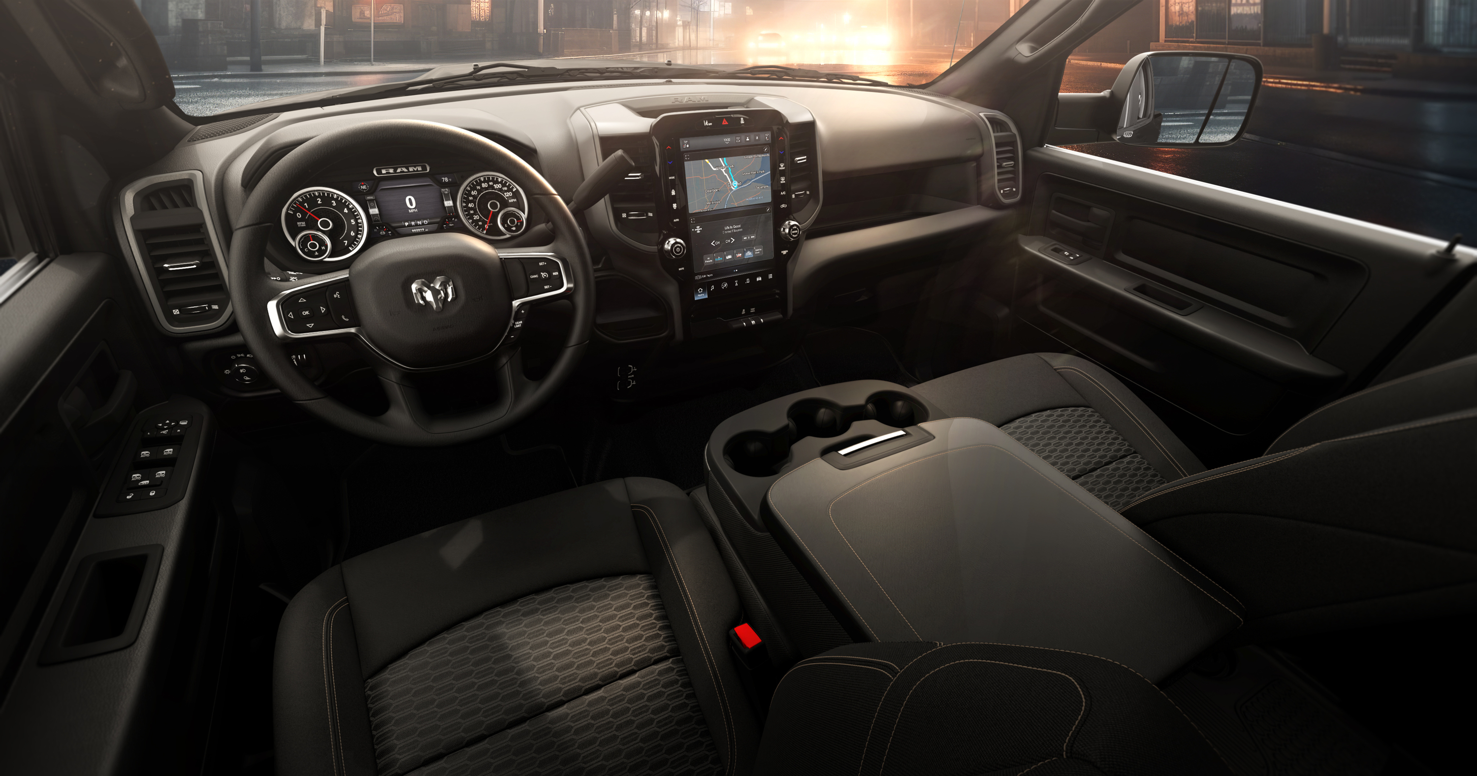 Ram 2500 Heavy Duty Black Express 2026 tiene un interior más deportivo.