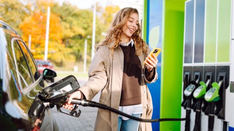 Encuentra la gasolinera más barata con apps de crowdsourcing.
